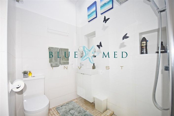 Image No.27-6 Bed Country House for sale