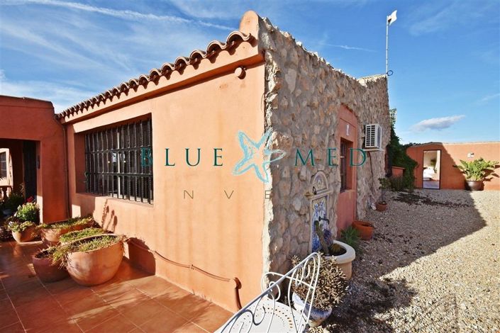 Image No.8-6 Bed Country House for sale