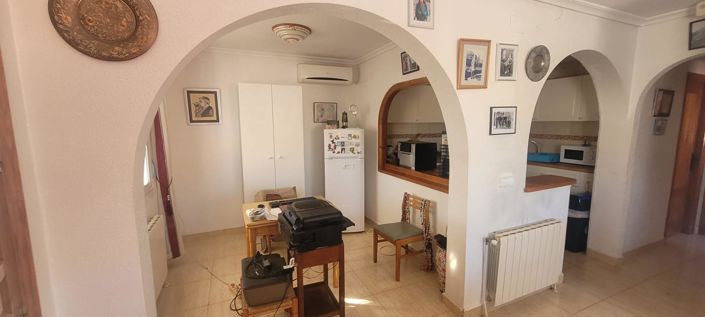 Image No.11-3 Bed House for sale