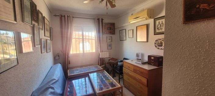 Image No.17-3 Bed House for sale