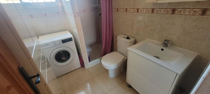 Image No.19-3 Bed House for sale