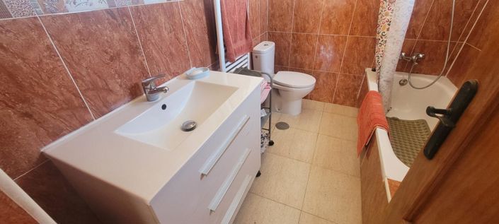 Image No.24-3 Bed House for sale