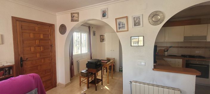 Image No.10-3 Bed House for sale