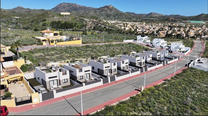 Image No.4-3 Bed Villa for sale