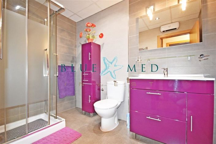 Image No.21-3 Bed Flat for sale