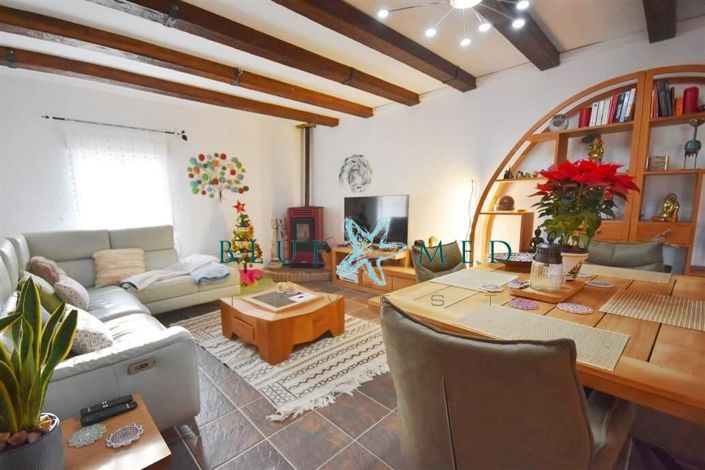 Image No.25-2 Bed Country House for sale