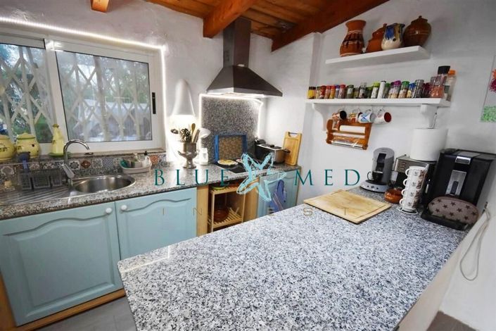 Image No.8-2 Bed Country House for sale