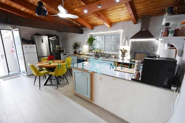 Image No.9-2 Bed Country House for sale