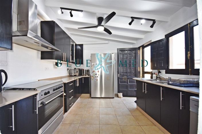 Image No.10-6 Bed Country House for sale