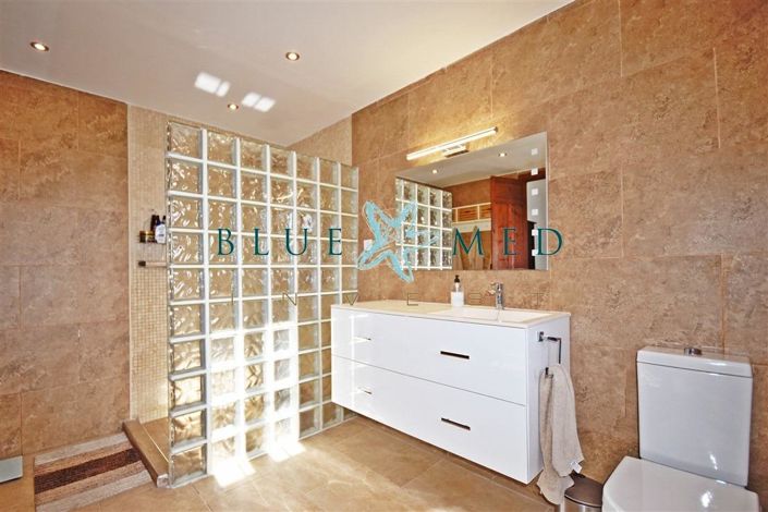 Image No.14-6 Bed Country House for sale