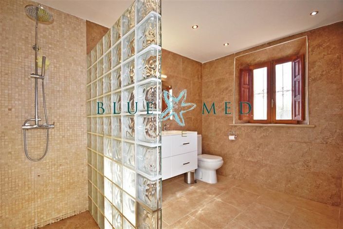 Image No.15-6 Bed Country House for sale