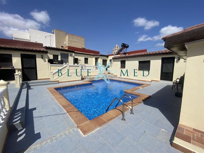 Image No.20-6 Bed Country House for sale