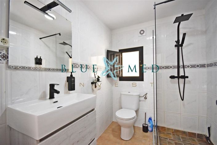 Image No.37-6 Bed Country House for sale