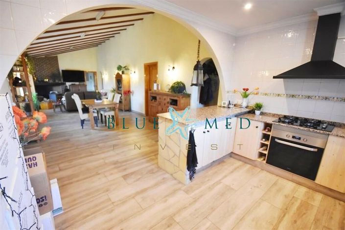 Image No.12-4 Bed Country House for sale