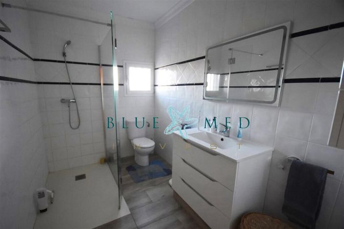 Image No.21-4 Bed Country House for sale