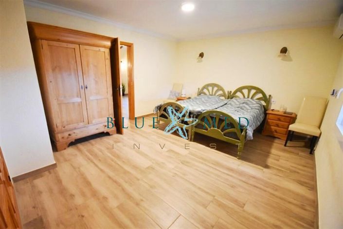 Image No.22-4 Bed Country House for sale