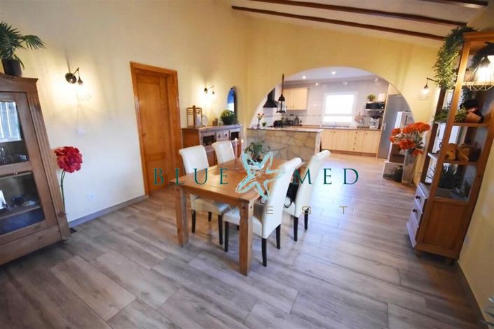 Image No.26-4 Bed Country House for sale