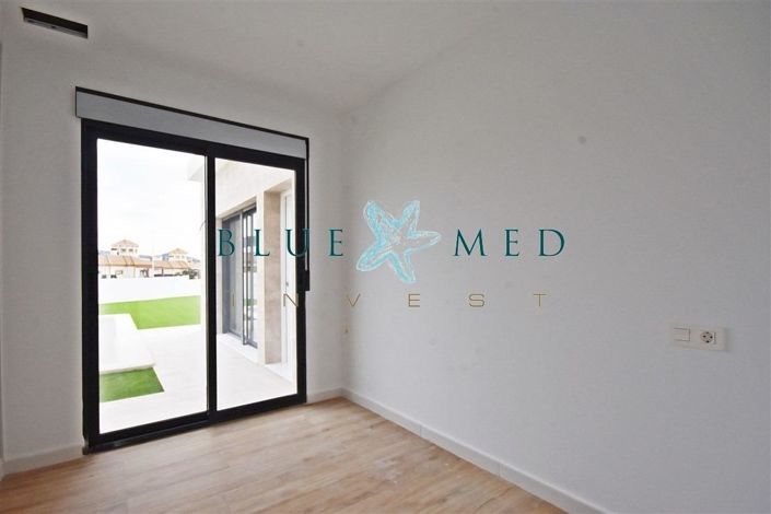 Image No.19-3 Bed Villa for sale