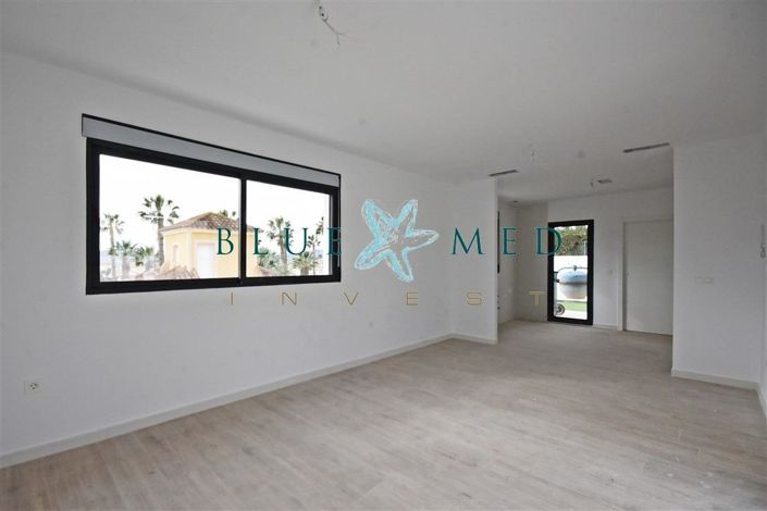 Image No.4-3 Bed Villa for sale