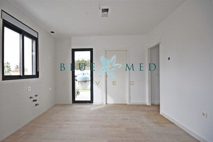 Image No.8-3 Bed Villa for sale