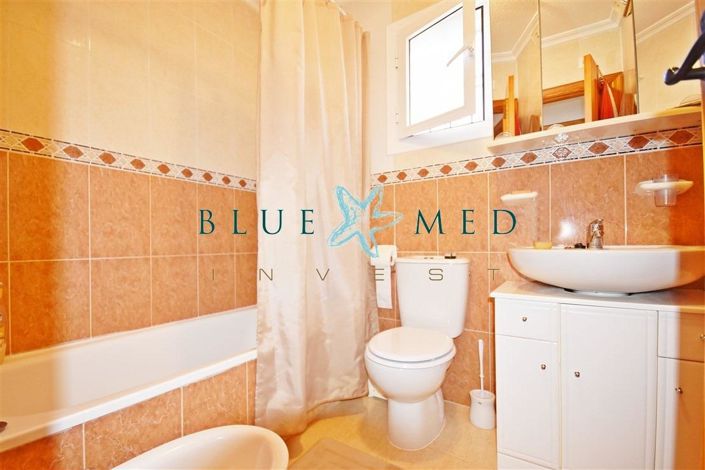 Image No.20-2 Bed House for sale