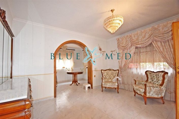 Image No.2-5 Bed House for sale