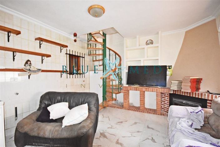 Image No.6-5 Bed House for sale