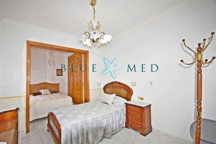 Image No.9-5 Bed House for sale