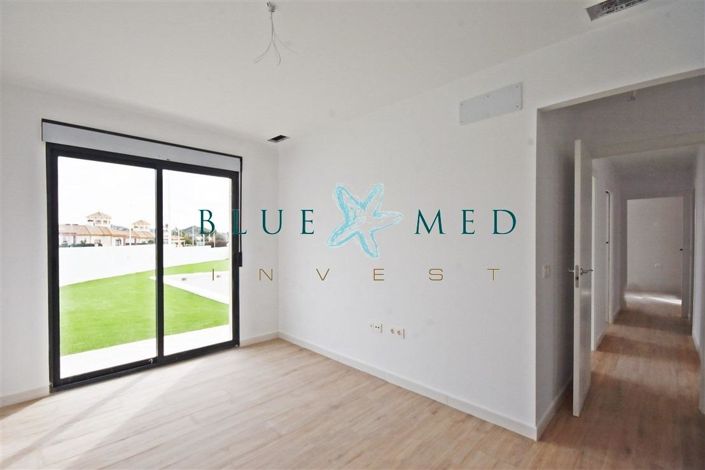 Image No.13-3 Bed Villa for sale