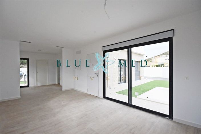 Image No.5-3 Bed Villa for sale