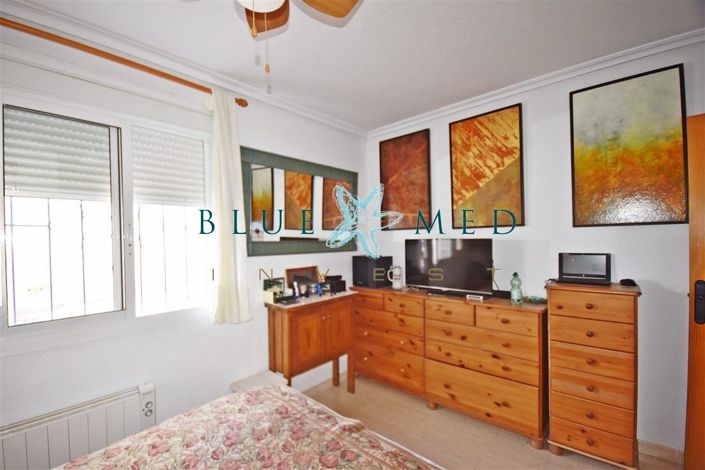 Image No.20-2 Bed House for sale