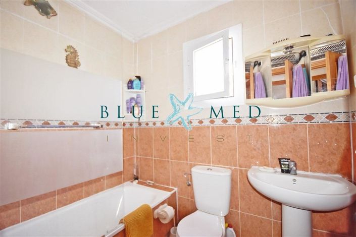 Image No.24-2 Bed House for sale