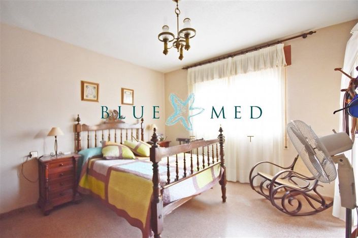 Image No.13-4 Bed Property for sale