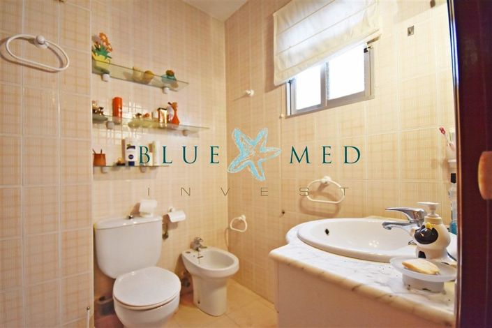 Image No.22-4 Bed Property for sale