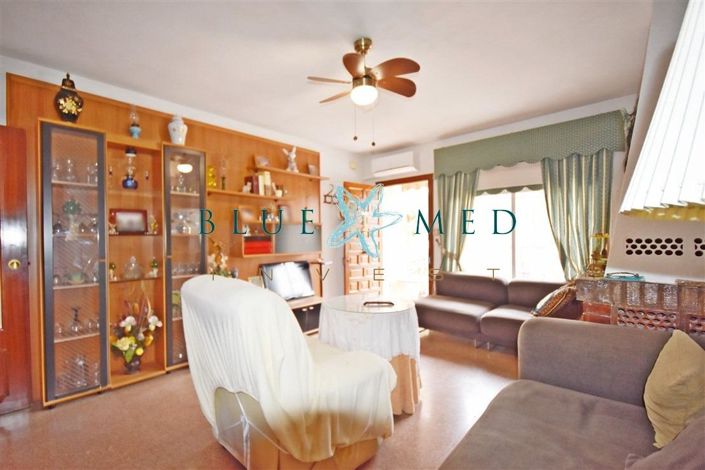 Image No.4-4 Bed Property for sale