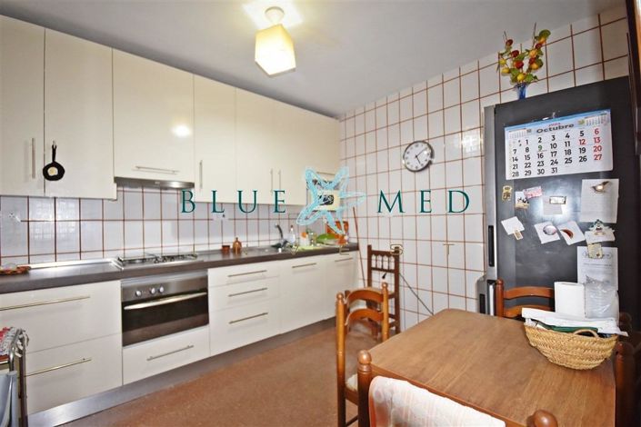 Image No.5-4 Bed Property for sale