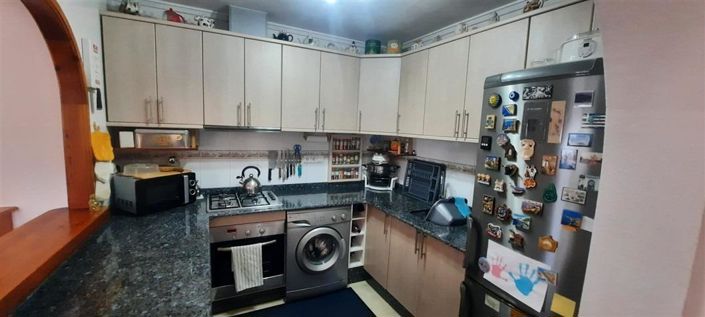 Image No.14-2 Bed House for sale