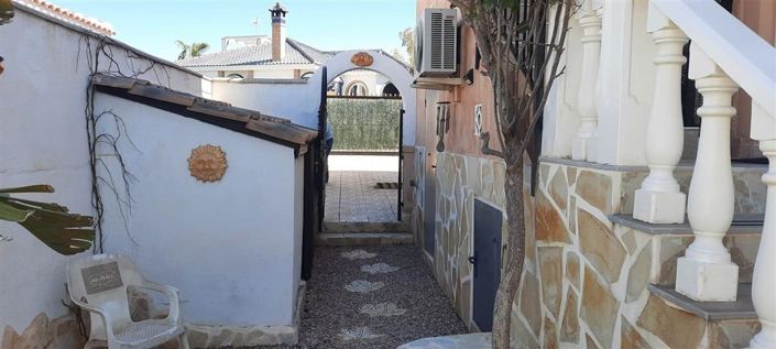 Image No.32-2 Bed House for sale