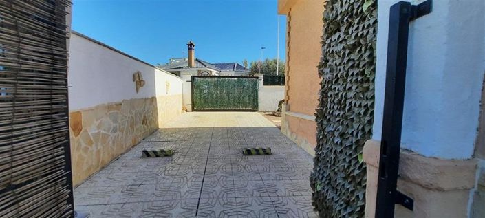 Image No.34-2 Bed House for sale