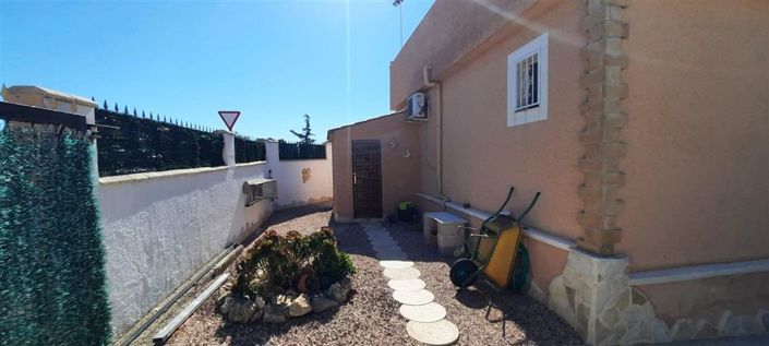 Image No.35-2 Bed House for sale