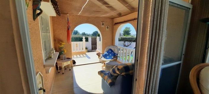 Image No.4-2 Bed House for sale