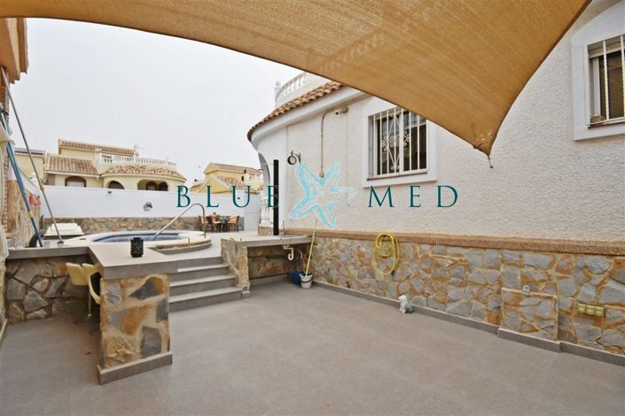 Image No.25-3 Bed Villa for sale