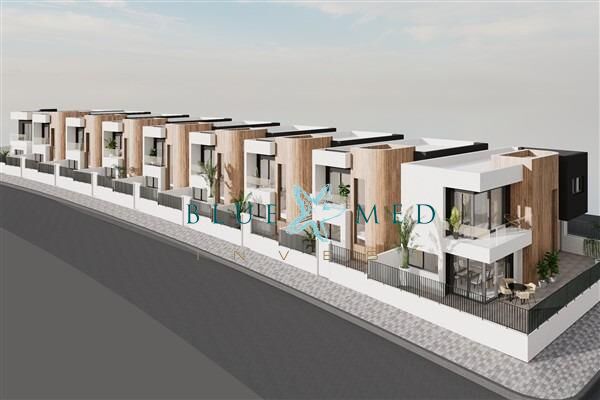 Image No.2-4 Bed Villa for sale