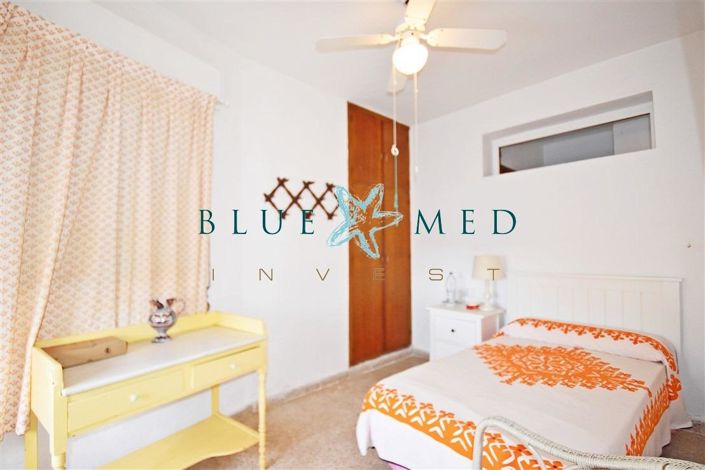 Image No.12-4 Bed Flat for sale