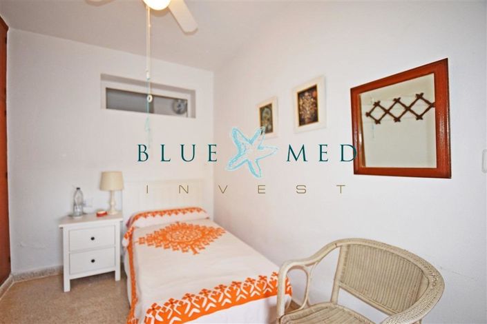 Image No.13-4 Bed Flat for sale