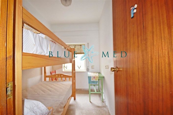 Image No.17-4 Bed Flat for sale