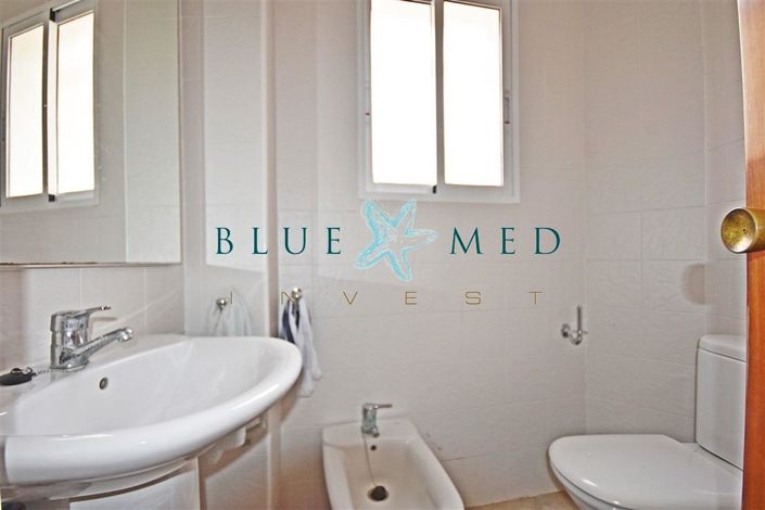 Image No.19-4 Bed Flat for sale