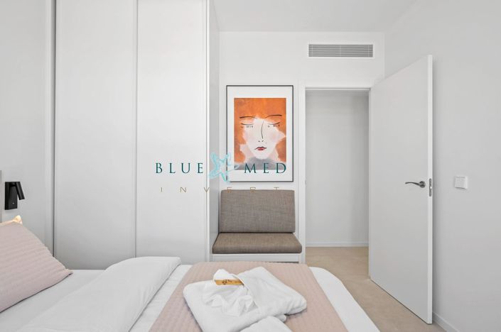 Image No.24-3 Bed Apartment for sale