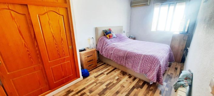 Image No.12-2 Bed House for sale