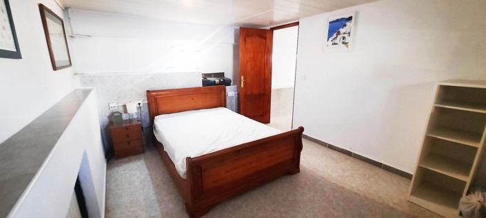 Image No.27-2 Bed House for sale